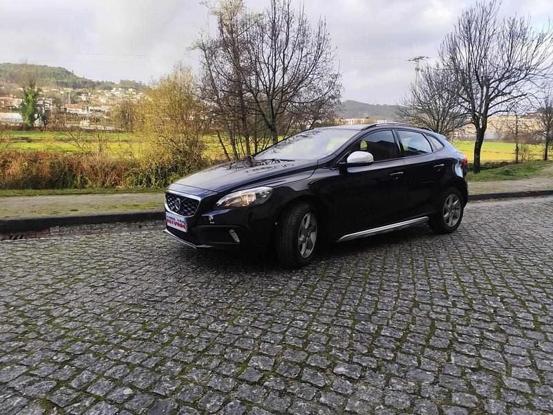 Preto Usado 2014 Volvo V40 CC Carrinha | € 12.900 (Preço justo) - Imagem 1/4