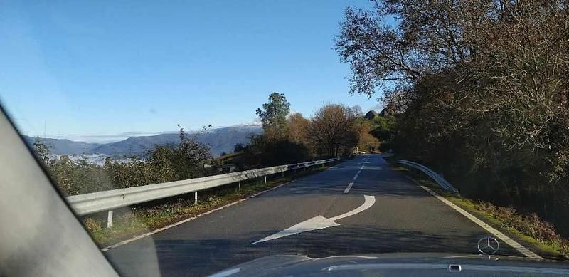 Usado Mercedes E220 150 HP (110 kW) 2002 Cinzento Sedan