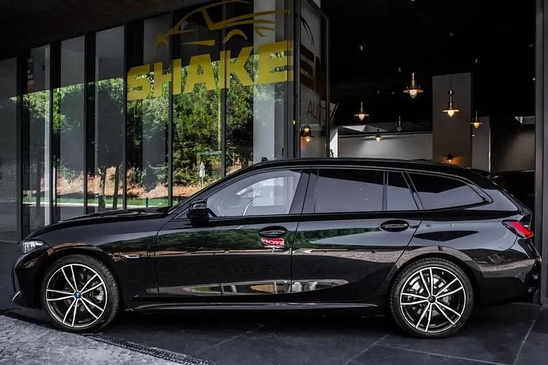 Usado BMW 320e 204 HP (150 kW) 2022 Preto Carrinha