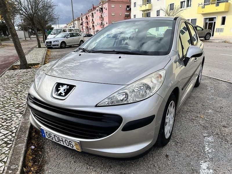 Usado 2007 Peugeot 207 Sedan | € 3.990 (Preço justo) - Imagem 1/4