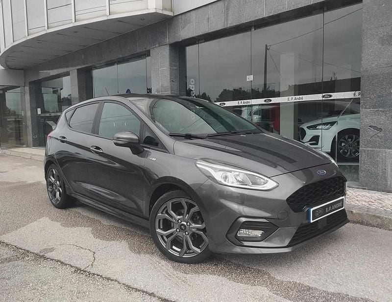 Cinzento Usado 2021 Ford Fiesta Citadino | € 15.950 (Preço justo) - Imagem 1/4