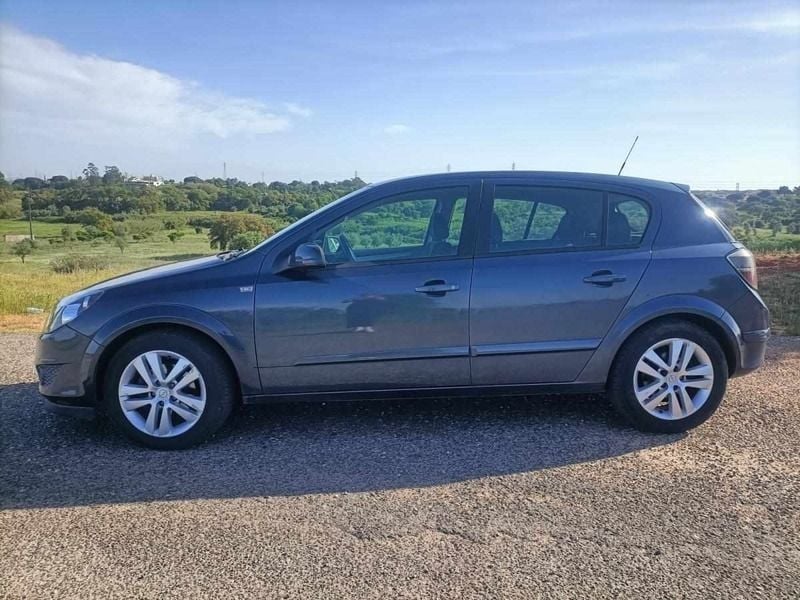 Azul Usado 2008 Opel Astra Edition Citadino | € 5.200 (Preço justo) - Imagem 1/4