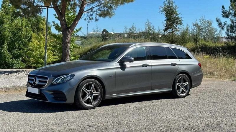 Cinzento Usado 2019 Mercedes E300 Carrinha | € 31.990 (Preço elevado) - Imagem 1/4