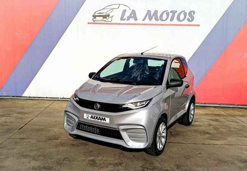 Cinzento Novo 2024 Aixam City | € 16.450 - Imagem 1/4
