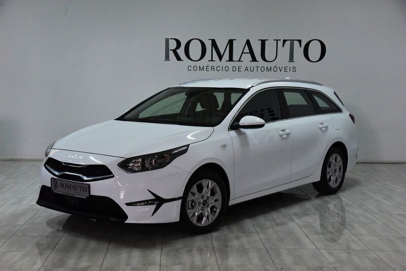Branco Usado 2023 Kia Ceed 4 Carrinha | € 26.800 - Imagem 1/4
