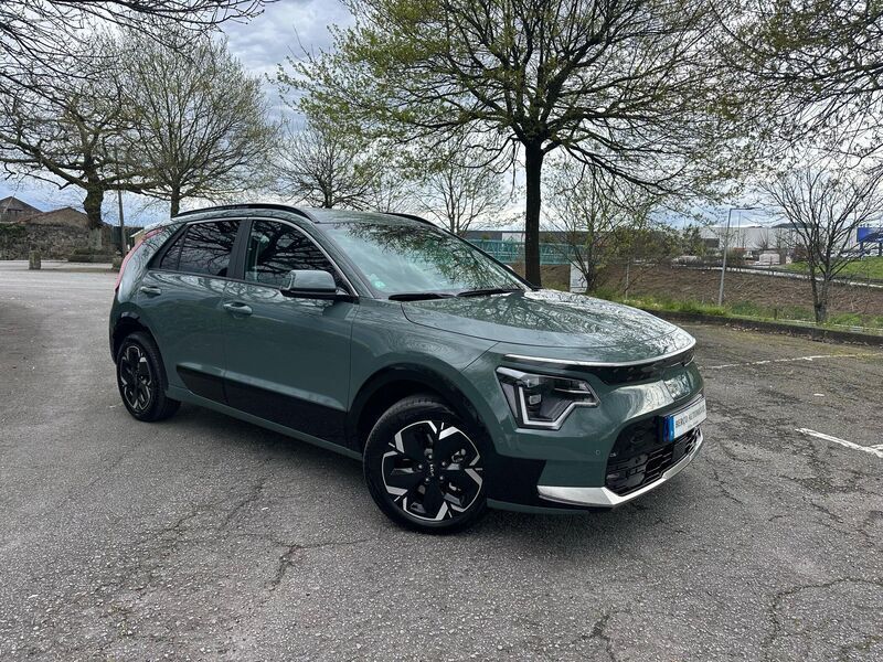 Verde Usado 2023 Kia e-Niro SUV | € 29.990 (Preço justo) - Imagem 1/4