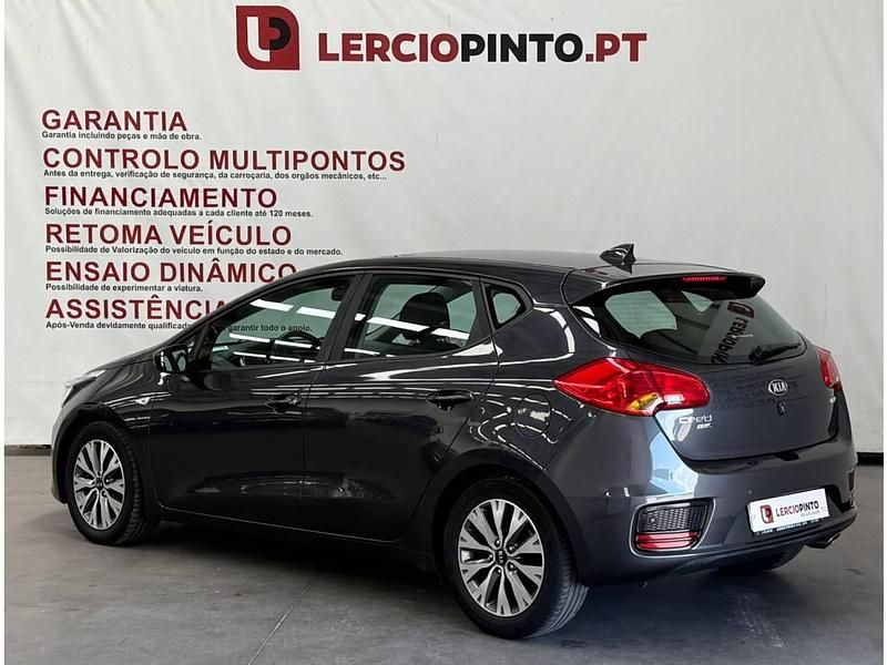Usado Kia Ceed Turbo 100 HP (73 kW) 2018 Cinza Citadino