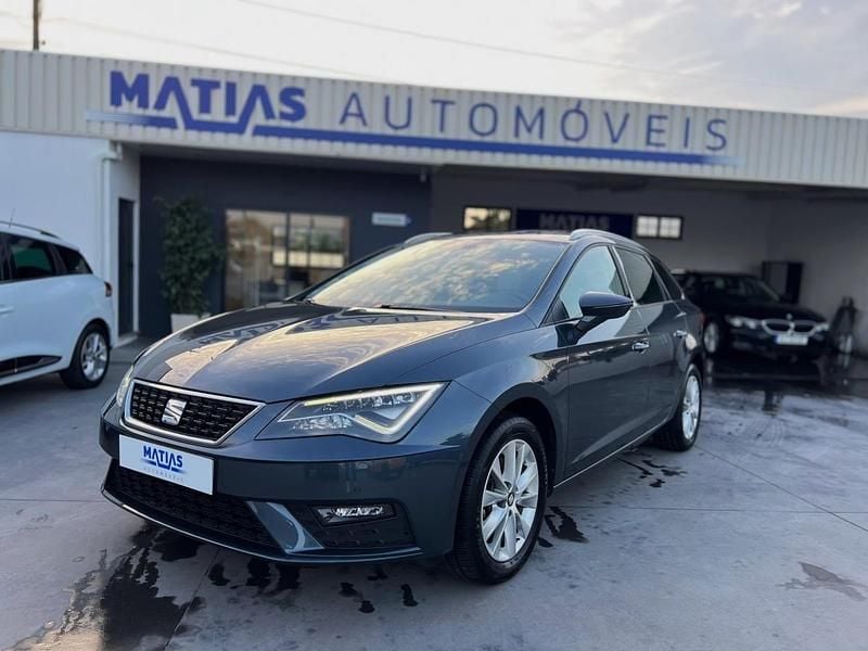 Usado Seat Leon ST 115 HP (84 kW) 2018 Cinzento Carrinha