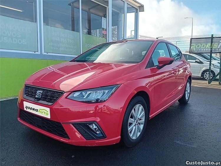 Usado Seat Ibiza 94 HP (69 kW) 2023 Vermelho Citadino