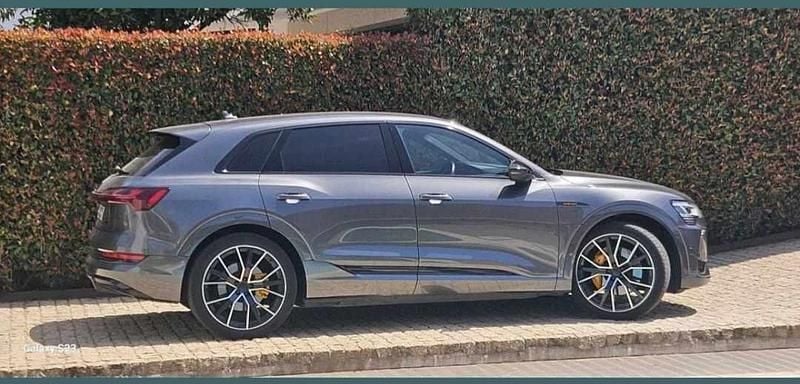 Cinza Usado 2021 Audi e-tron S-Line SUV | € 41.750 (Preço justo) - Imagem 1/4