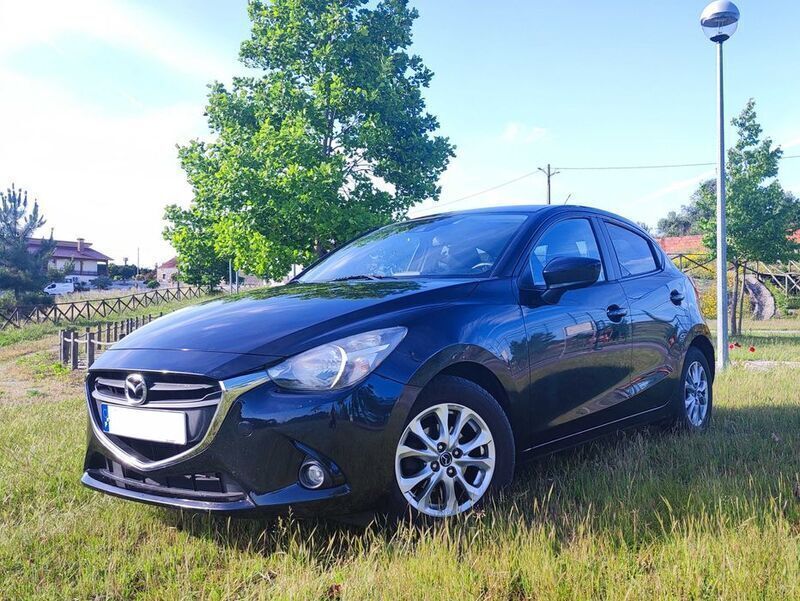 Preto Usado 2014 Mazda 2 Sedan | € 10.700 - Imagem 1/4