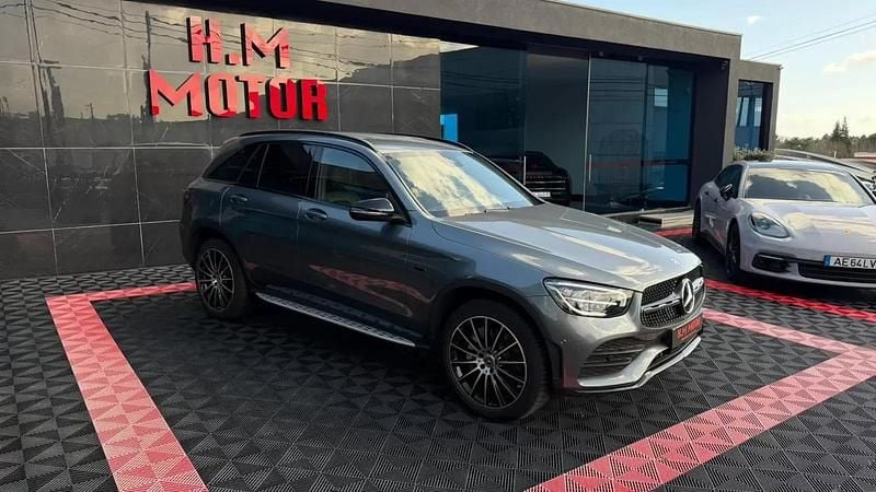 Usado Mercedes GLC300e AMG line 306 HP (225 kW) 2021 Cinza escuro SUV
