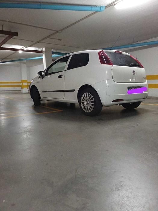 Usado 2010 Fiat Punto Citadino | € 2.800 - Imagem 1/4