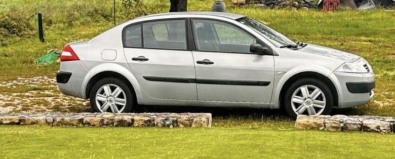 Usado 2003 Renault Mégane II Sedan | € 3.900 (Caro) - Imagem 1/4
