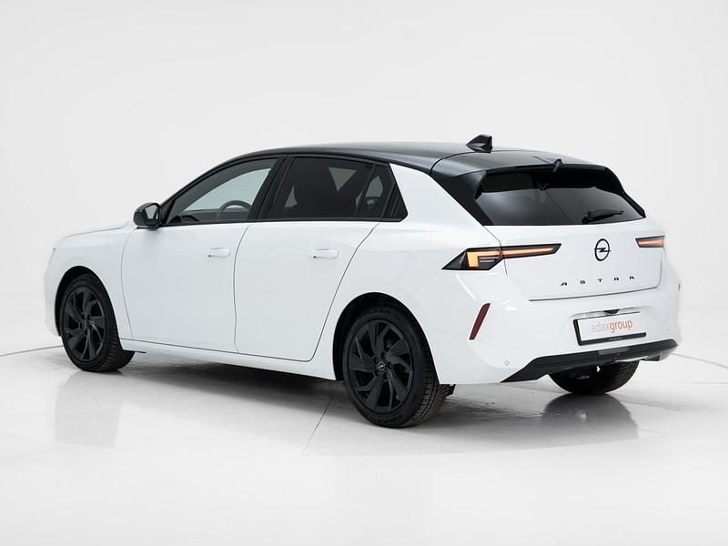 Usado Opel Astra Elegance 130 HP (95 kW) 2024 Branco
