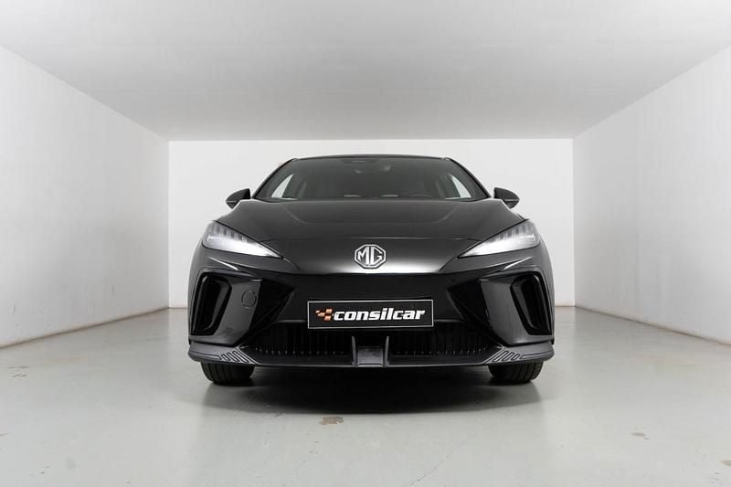 Usado MG MG4 EV Comfort 150 kW (204 HP) 2023 Preto Citadino