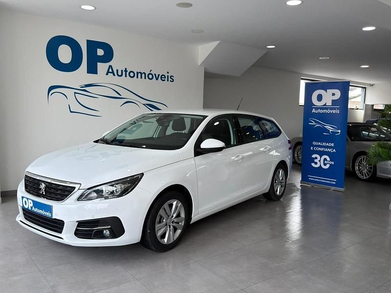 Branco Usado 2018 Peugeot 308 Access Carrinha | € 10.450 (Preço justo) - Imagem 1/4