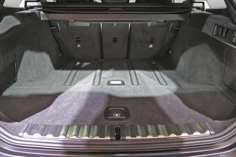 Branco Usado 2024 BMW 320 Shadowline Coupé | € 41.900 (Bom preço) - Imagem 1/1