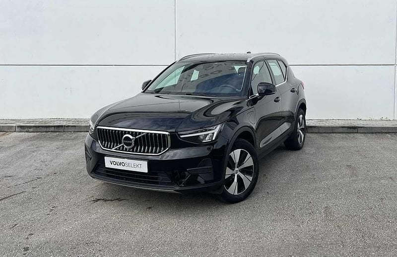 Preto Usado 2023 Volvo XC40 SUV | € 37.900 - Imagem 1/4