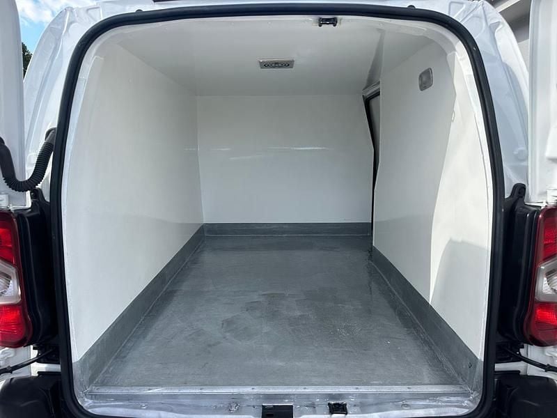 Branco Usado 2020 Peugeot Partner Premium Van | € 14.950 (Preço justo) - Imagem 1/4