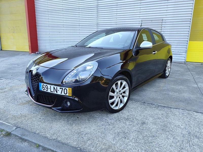 Preto Usado 2011 Alfa Romeo Giulietta Distinctive | € 6.750 - Imagem 1/4