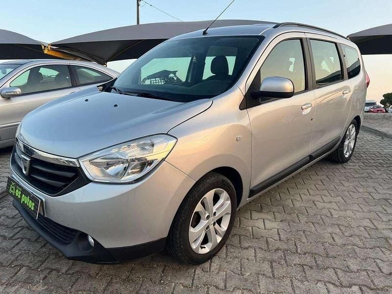 Cinzento Usado 2016 Dacia Lodgy Monovolume | € 9.450 (Preço justo) - Imagem 1/4