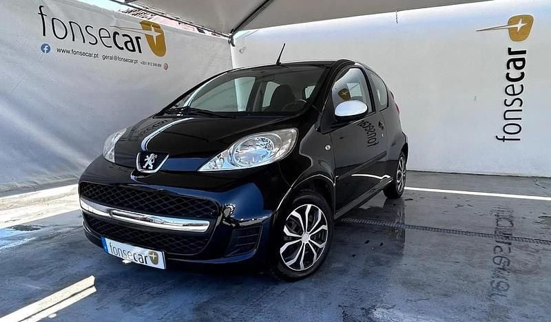 Preto Usado 2011 Peugeot 107 Active Citadino | € 5.750 - Imagem 1/4