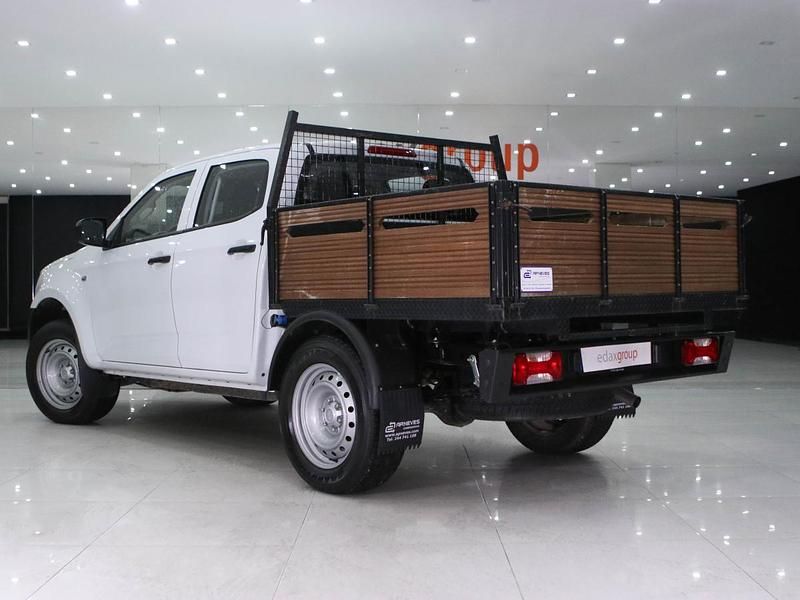 Usado Isuzu D-Max 164 HP (120 kW) 2023 Branco Pickup