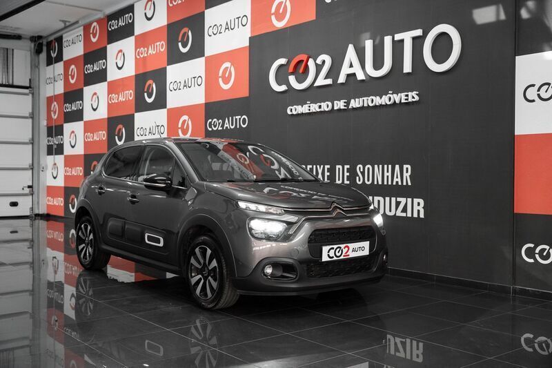 Cinzento Usado 2023 Citroën C3 PureTech Citadino | € 18.900 (Preço elevado) - Imagem 1/4