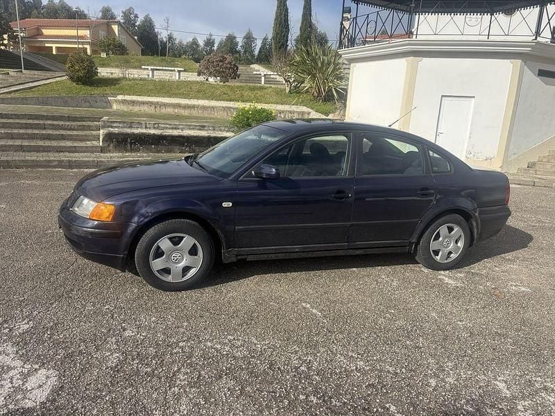 Usado 1997 VW Passat Sedan | € 2.000 (Preço justo) - Imagem 1/4