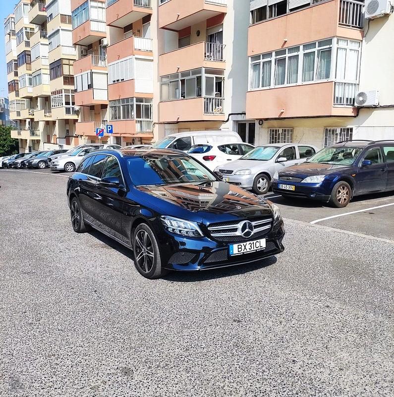 Preto Usado 2021 Mercedes C300e Carrinha | € 26.000 - Imagem 1/4