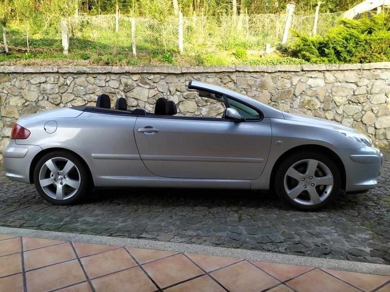 Cinzento Usado 2007 Peugeot 307 CC Cabrios | € 8.900 - Imagem 1/4