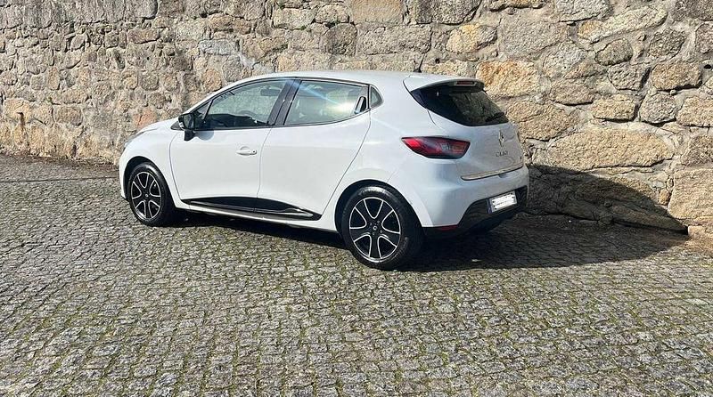 Usado Renault Clio IV LIMITED 90 HP (66 kW) 2015 Sedan