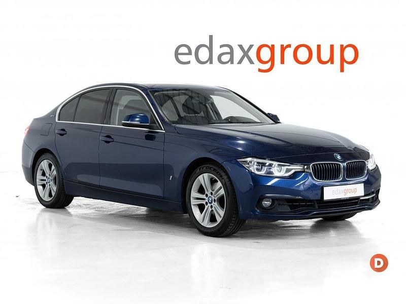 Usado BMW 330e iPerformance 252 HP (185 kW) 2017 Azul Sedan