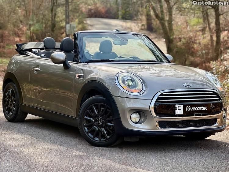 Cinza Usado 2016 Mini John Cooper Works Coupé Premium Coupé | € 16.950 - Imagem 1/1