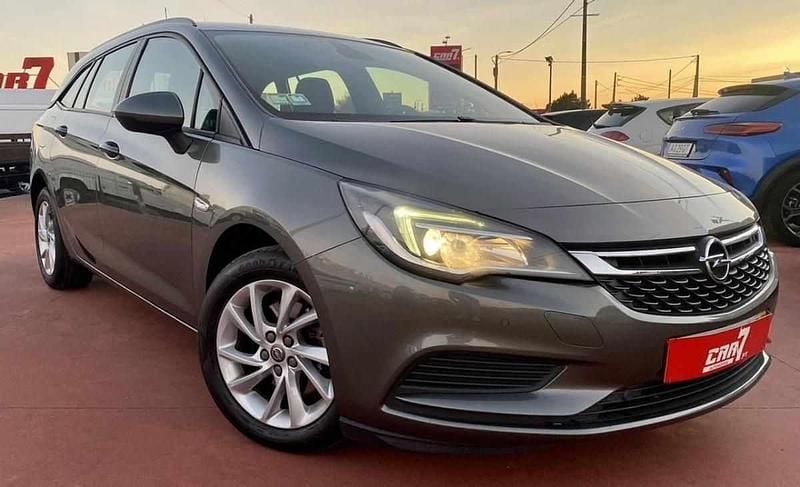 Usado Opel Astra Business Edition 136 HP (100 kW) 2019 Cinza Carrinha