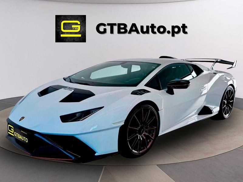 Branco Usado 2024 Lamborghini Huracán Coupé | € 419.000 - Imagem 1/4