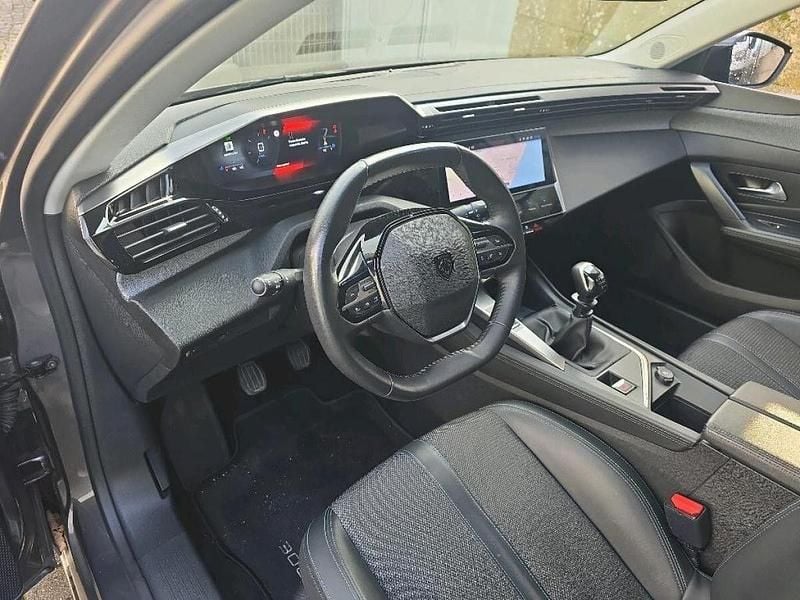 Usado Peugeot 308 Allure 130 HP (95 kW) 2022 Cinza Carrinha