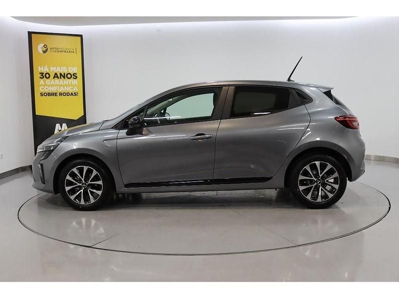 Usado Mitsubishi Colt Invite 90 HP (66 kW) 2024 Cinzento Citadino