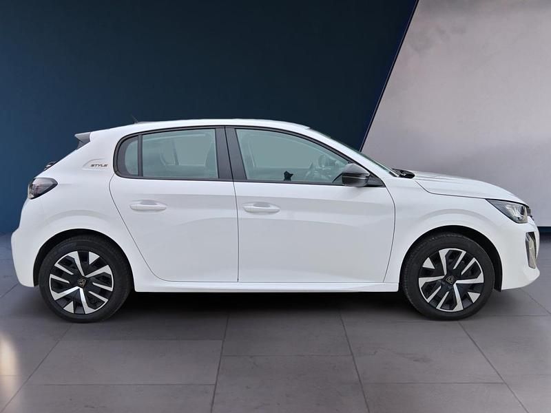 Usado Peugeot e-208 Style 100 kW (136 HP) 2025 Branco Citadino