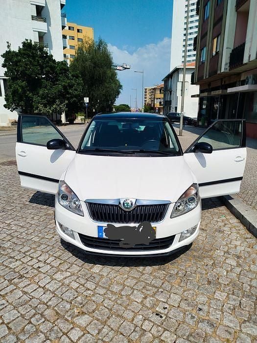 Usado 2010 Skoda Fabia Sedan | € 8.000 (Preço justo) - Imagem 1/4