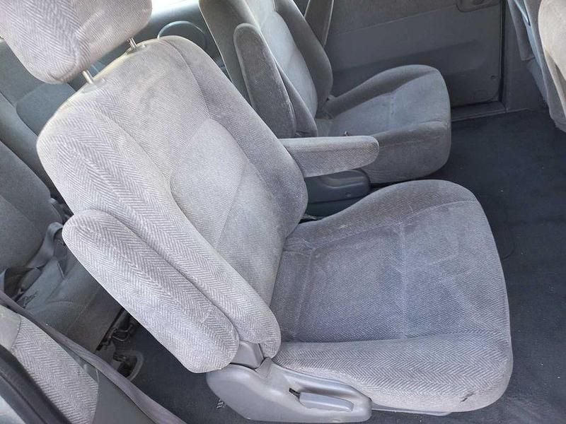 Usado 2002 Kia Carnival Monovolume | € 2.100 - Imagem 1/4