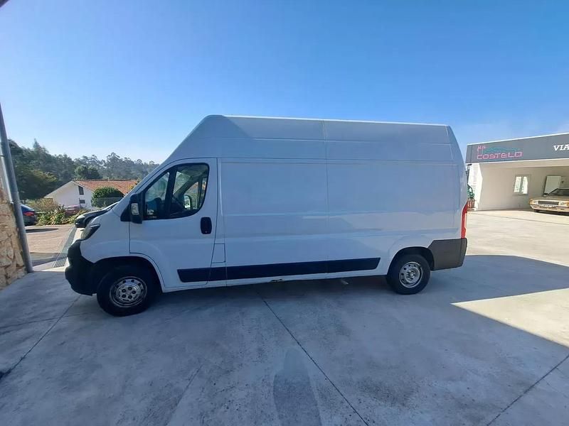 Branco Usado 2021 Peugeot Boxer Van | € 17.950 (Bom preço) - Imagem 1/4