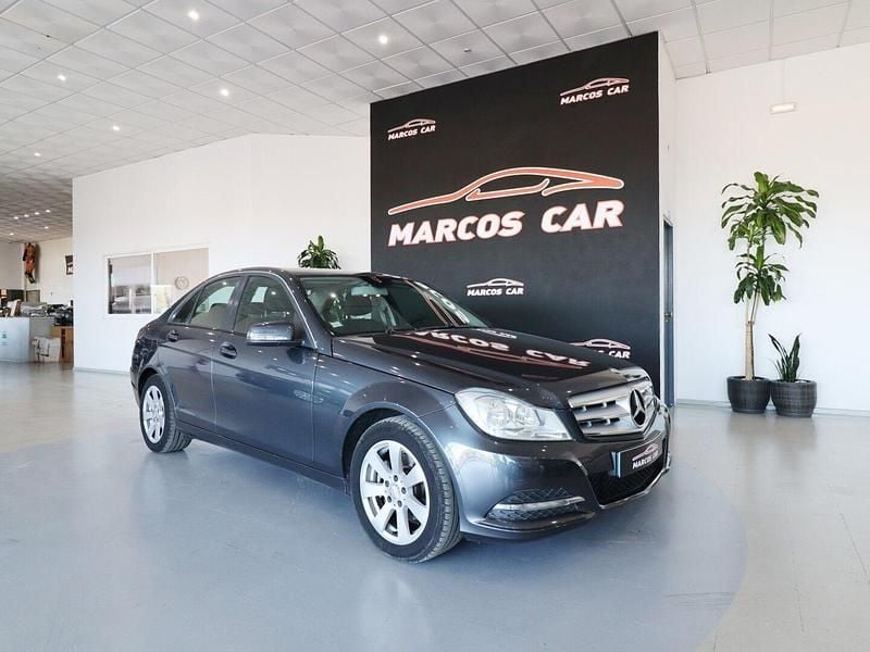 Cinza Usado 2012 Mercedes C220 Citadino | € 15.400 - Imagem 1/4