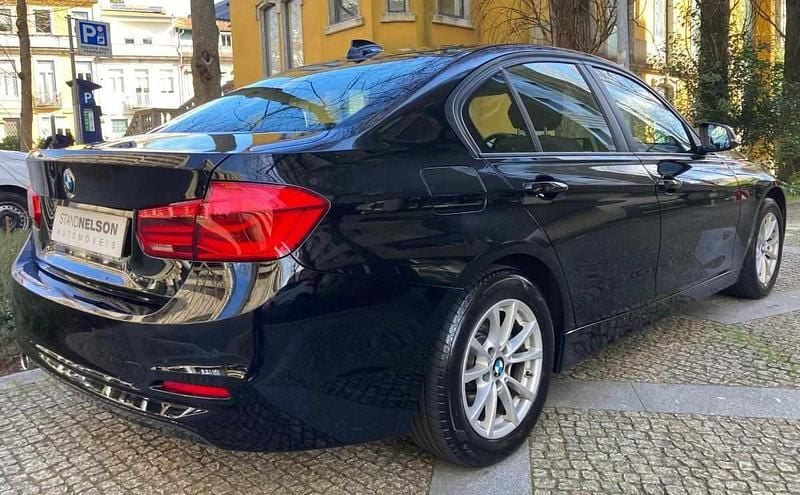Usado BMW 318 150 HP (110 kW) 2017 Preto Sedan