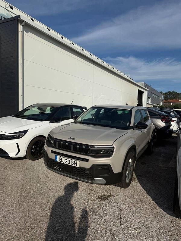 Usado Jeep Avenger Altitude 101 HP (74 kW) 2024 Cinza SUV