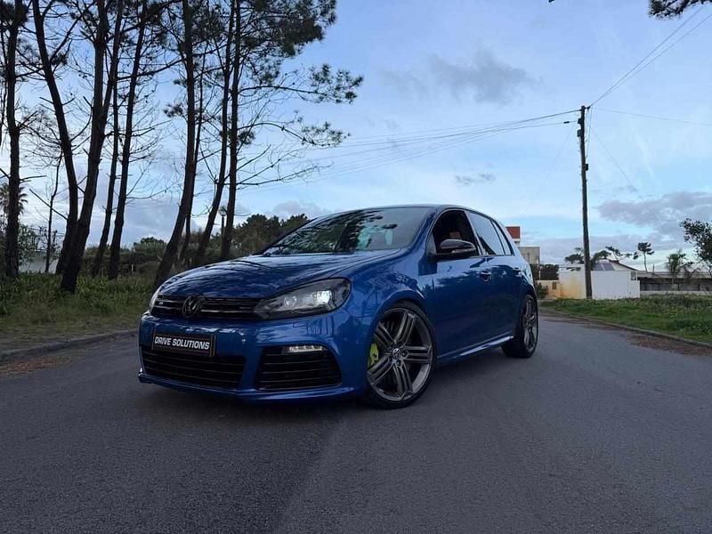 Azul Usado 2011 VW Golf VI R Citadino | € 28.990 - Imagem 1/4