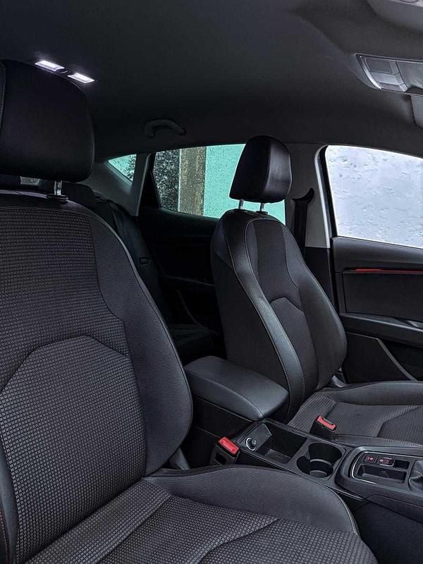 Usado Seat Leon 115 HP (84 kW) 2020 Cinzento