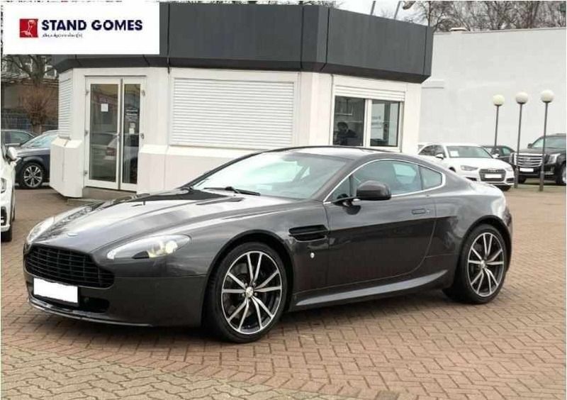Cinzento Usado 2011 Aston Martin Vantage Coupé | € 89.990 - Imagem 1/4