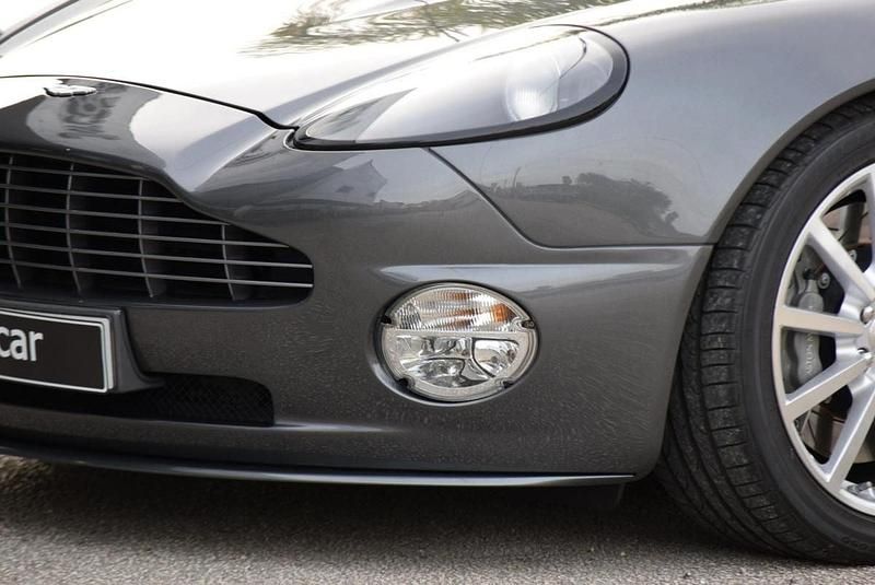 Usado Aston Martin Vanquish 527 HP (387 kW) 2005 Cinzento Coupé